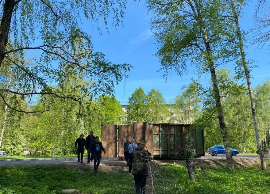 На общегородском субботнике в Твери привели в порядок 13 общественных зон На общегородском субботнике в Твери привели в порядок 13 общественных зон