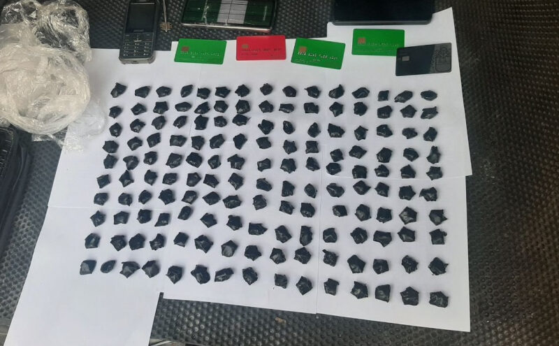 150 свёртков с героином нашли у пассажира такси в Тверской области 150 свёртков с героином нашли у пассажира такси в Тверской области