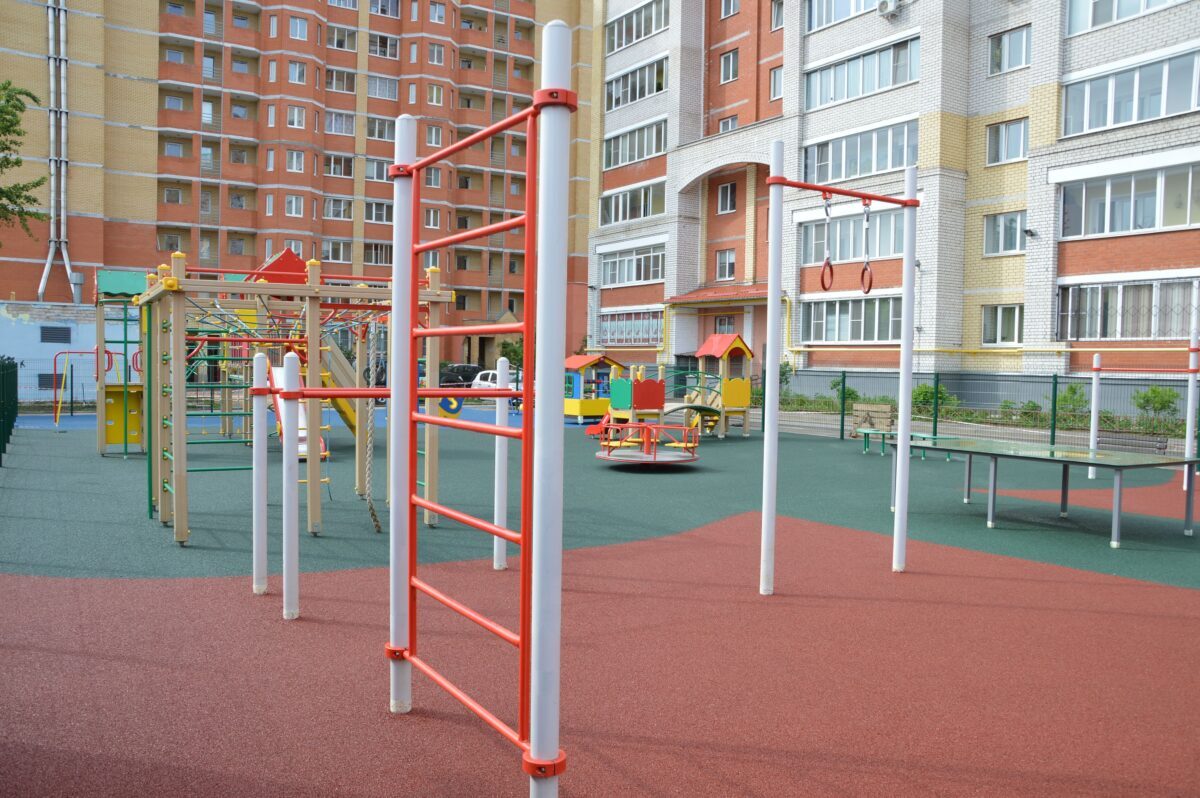 Жители дома в Твери усовершенствовали новую спортплощадку через ППМИ