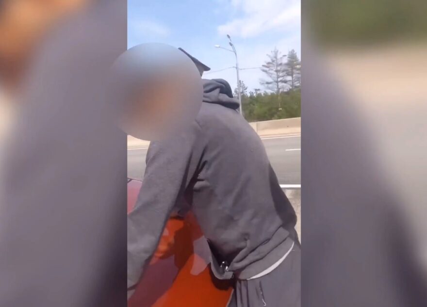 Госавтоинспекторы задержали наркокурьера на трассе под Тверью