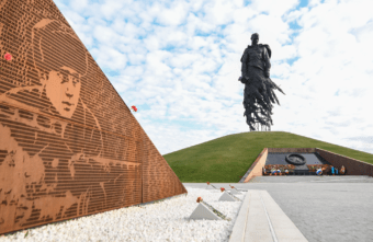 В Тверской области торжественные мероприятия в День Победы начались у Ржевского мемориала