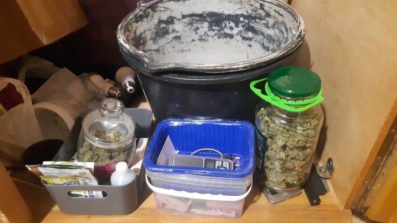 У жителя Твери полицейские нашли марихуану