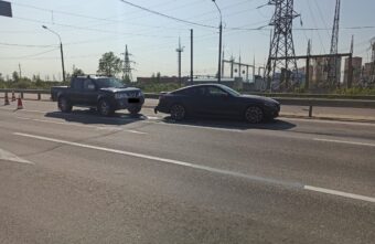 В Твери Nissan "догнал" BMW, есть пострадавший В Твери Nissan "догнал" BMW, есть пострадавший