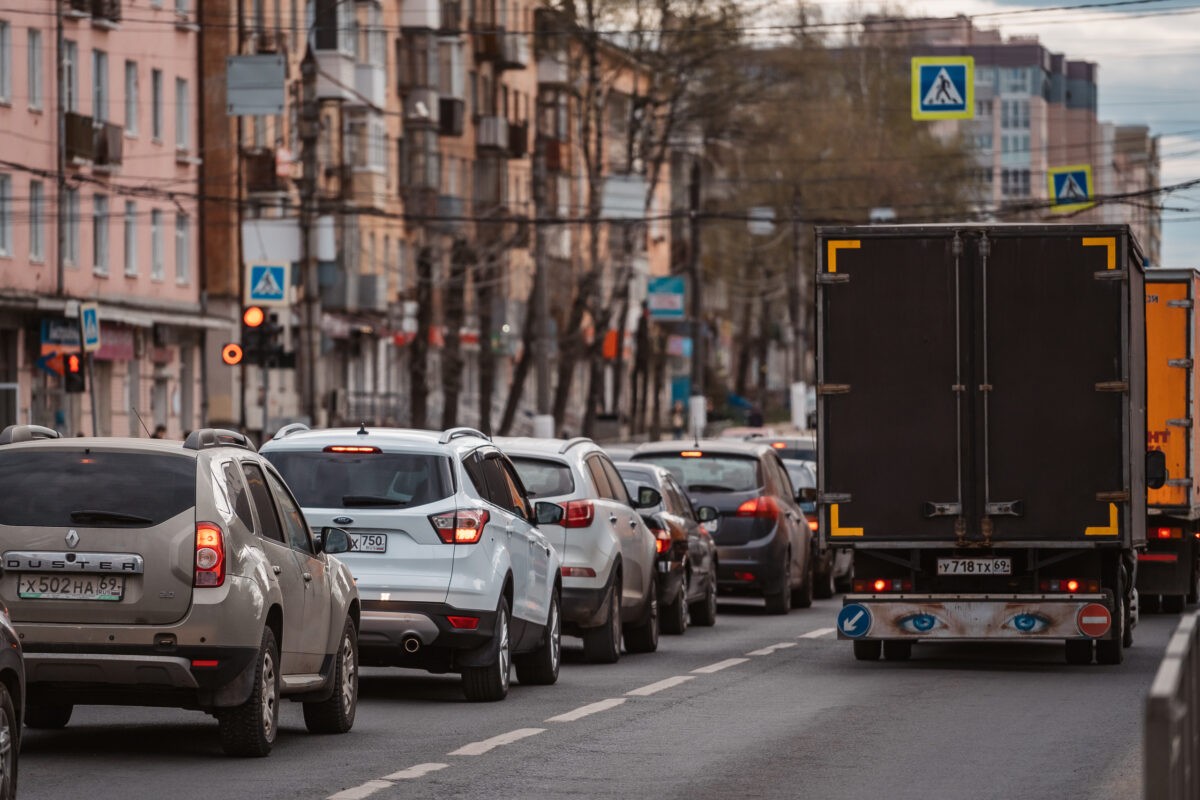 Врач рассказал, кому нельзя жить рядом с автодорогами | ТОП Тверь новости