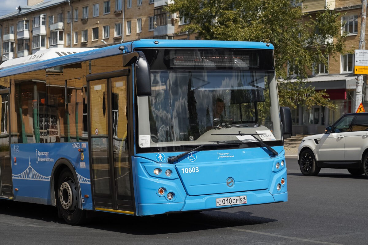 Транспорт твери. Автобус Верхневолжья. Автобус Тверь. 56 Автобус ЛИАЗ транспорт Верхневолжья. Столичный автобус.