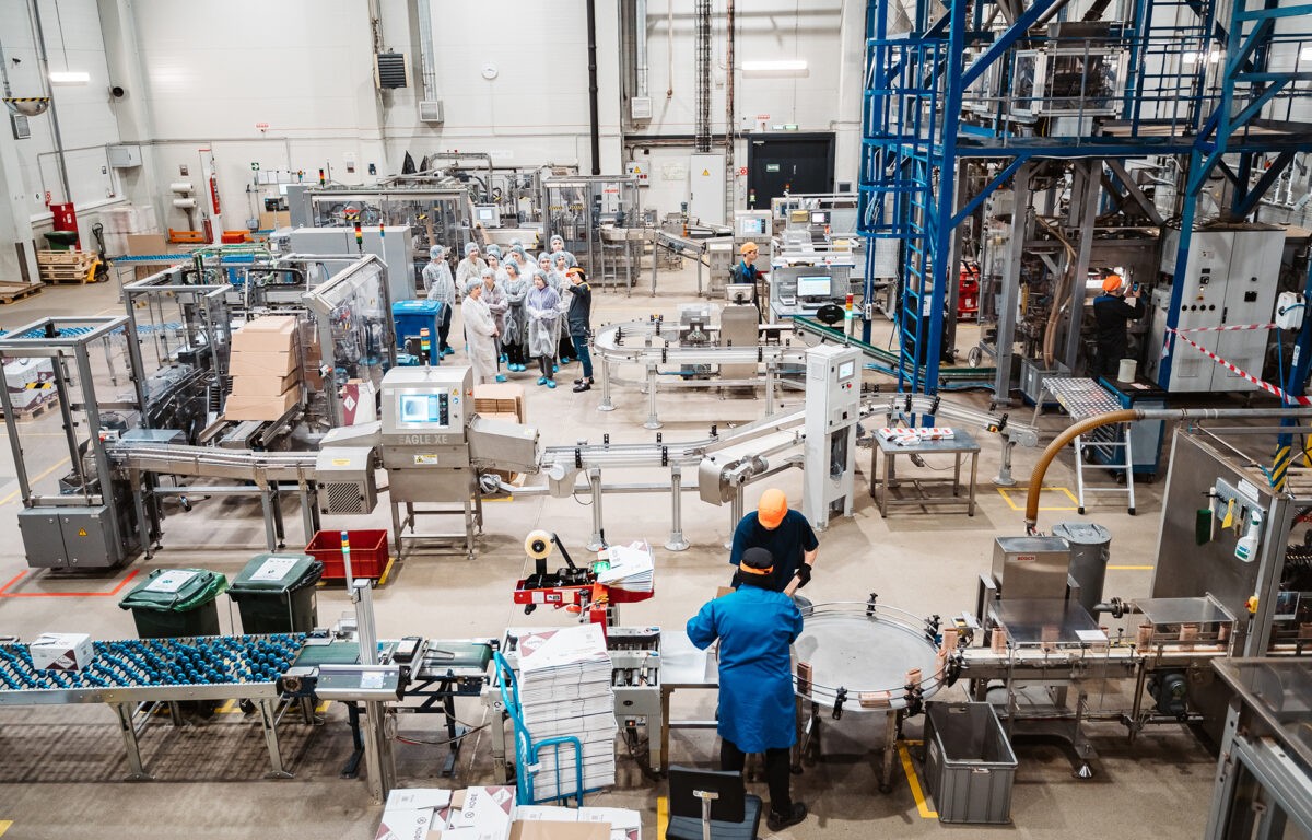 Тверские школьники побывали на предприятии, где обжаривают кофе