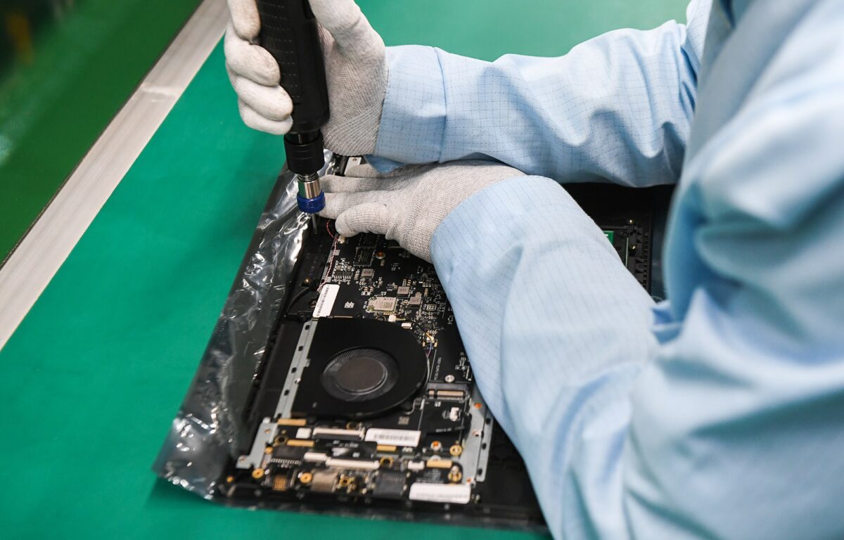 Игорь Руденя и руководство предприятия «Аквариус» обсудили перспективы развития компании в Тверской области