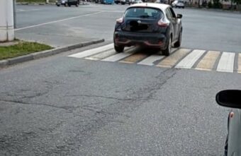 В Твери ищут водителя, уехавшего с места ДТП В Твери ищут водителя, уехавшего с места ДТП