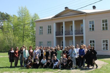 В Музейно-культурном комплексе «Усадебный дом Милюковых» наградили художников В Музейно-культурном комплексе «Усадебный дом Милюковых» наградили художников