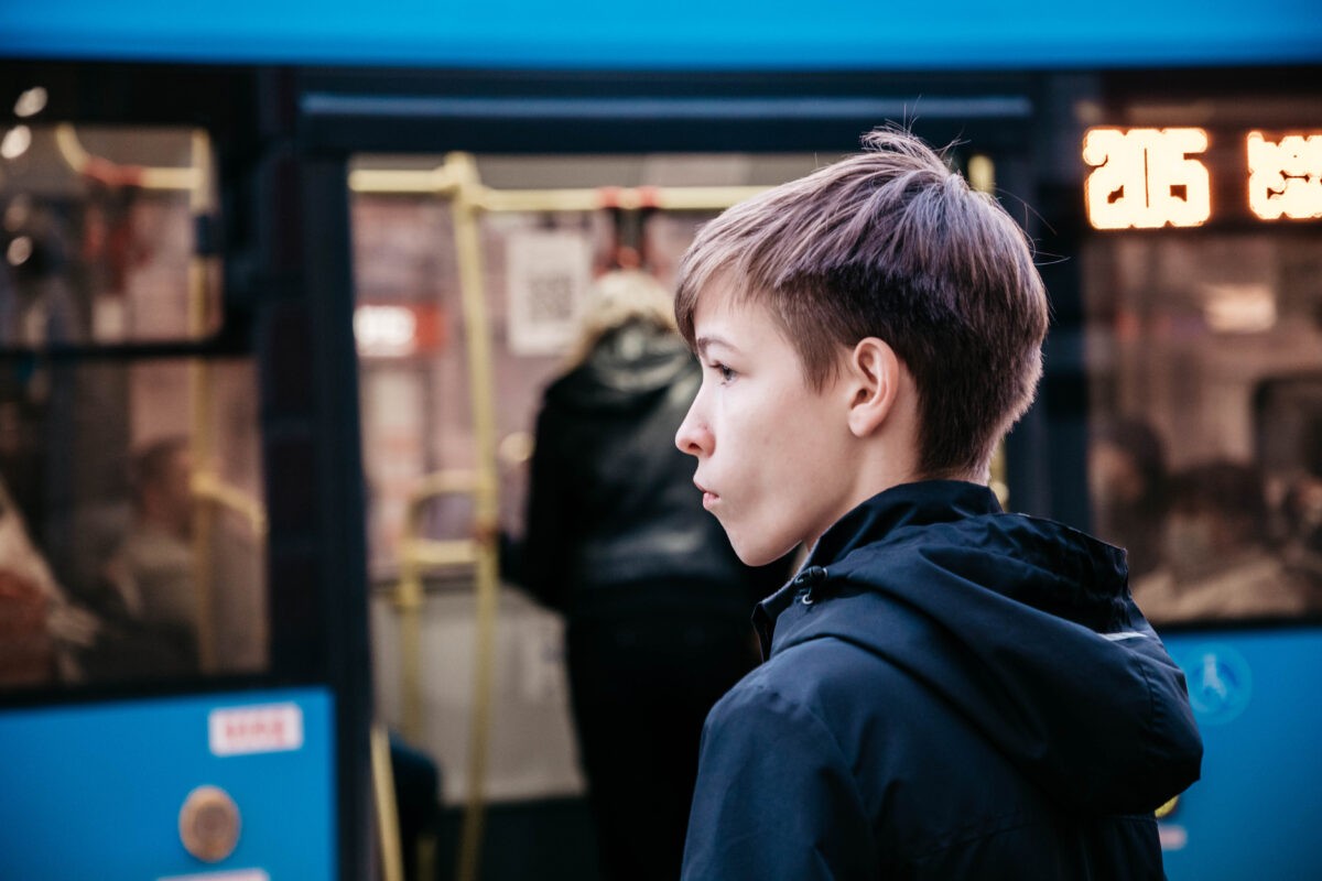 Работающие летом школьники смогут пользоваться проездными в автобусах «Транспорта Верхневолжья»