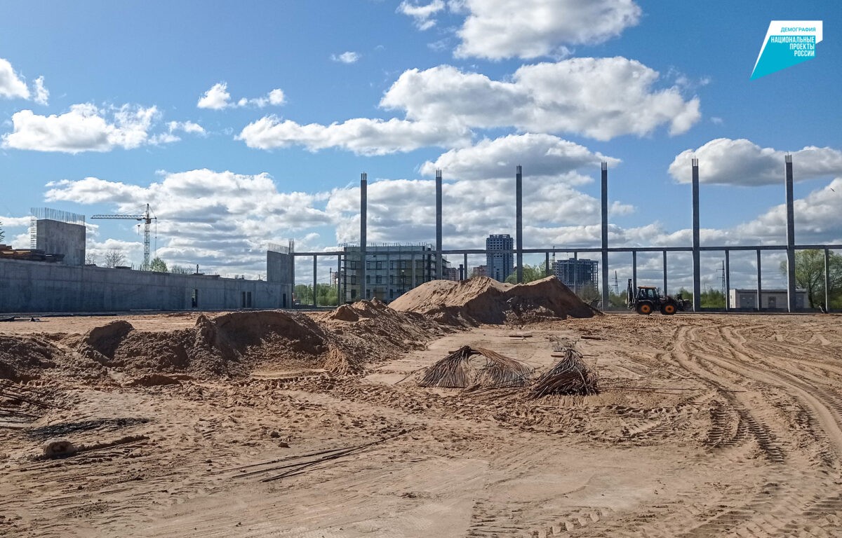 В Твери продолжается строительство крытого футбольного манежа