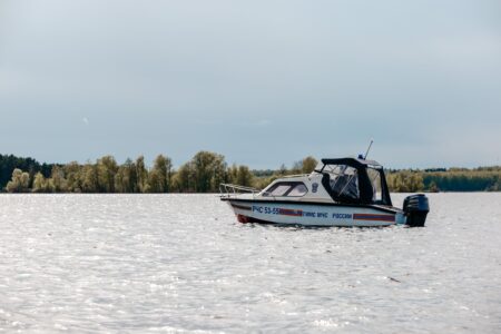 Из озера в Тверской области достали тело человека Из озера в Тверской области достали тело человека