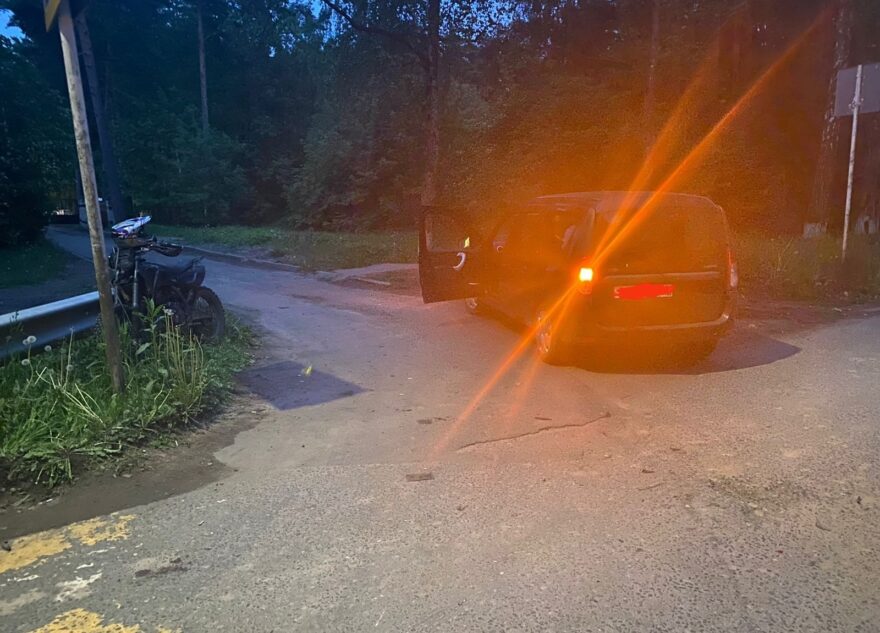 Поездка на мотоцикле закончилась для подростка из Тверской области больницей Поездка на мотоцикле закончилась для подростка из Тверской области больницей
