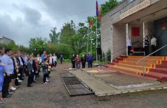 В Тверской области открыли мемориальную доску герою спецоперации Денису Комарову В Тверской области открыли мемориальную доску герою спецоперации Денису Комарову