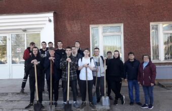 В Калязине прошла акция "Сирень Победы"