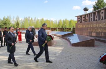 Представители Республики Казахстан в Тверской области почтили память воинов-земляков Представители Республики Казахстан в Тверской области почтили память воинов-земляков