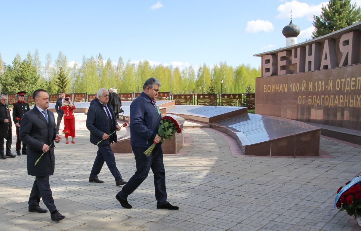 Представители Республики Казахстан в Тверской области почтили память воинов-земляков