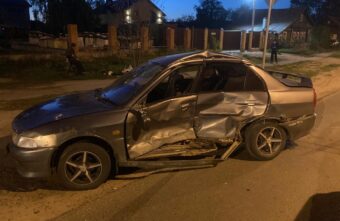 16-летняя девушка пострадала в столкновении двух иномарок в Твери 16-летняя девушка пострадала в столкновении двух иномарок в Твери