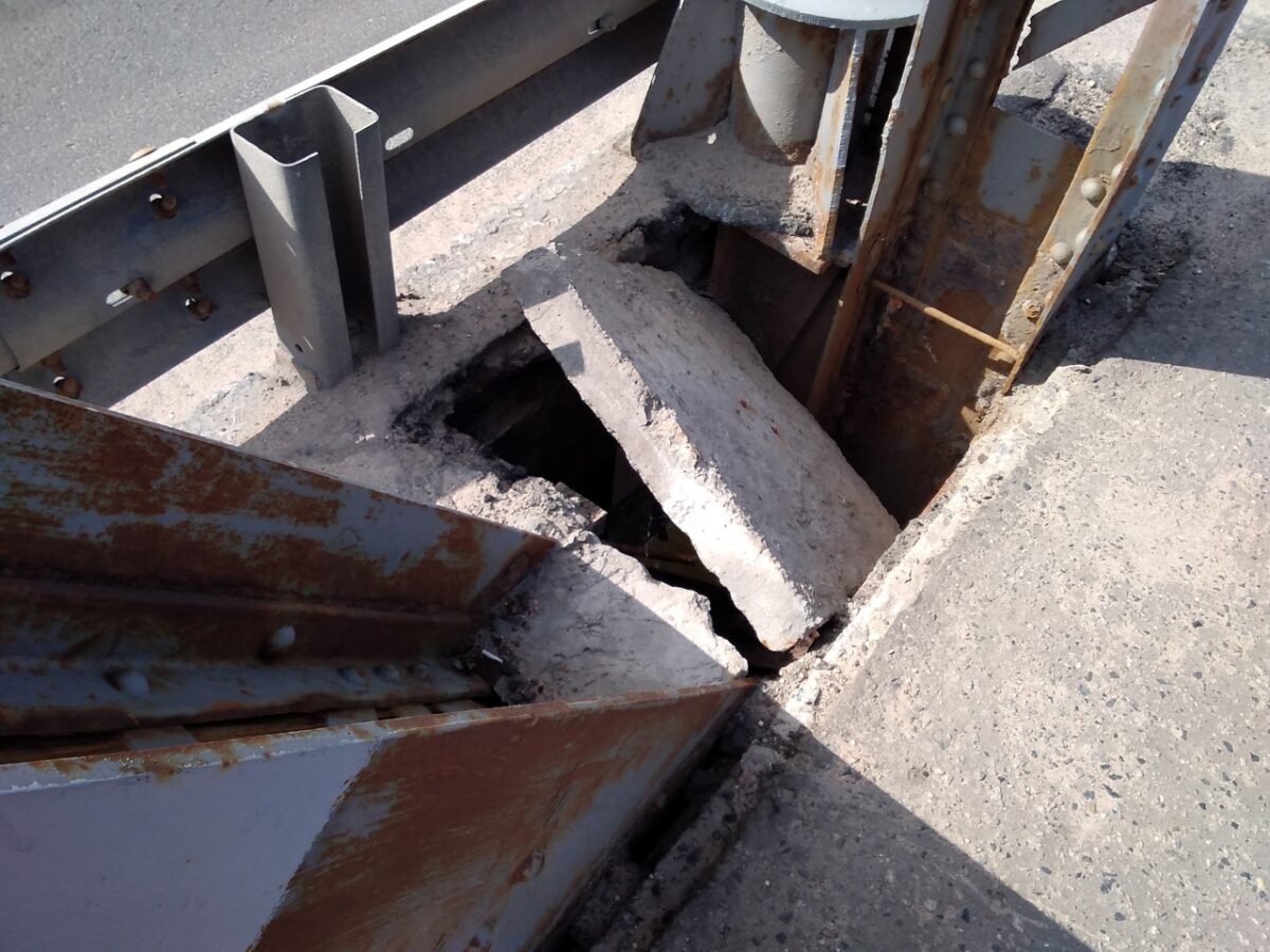 Жители волнуются: в Твери разрушается Старый мост