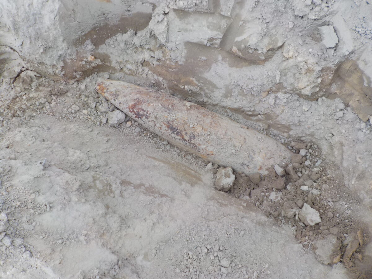 Артиллерийский снаряд времён Великой Отечественной войны нашли под Тверью