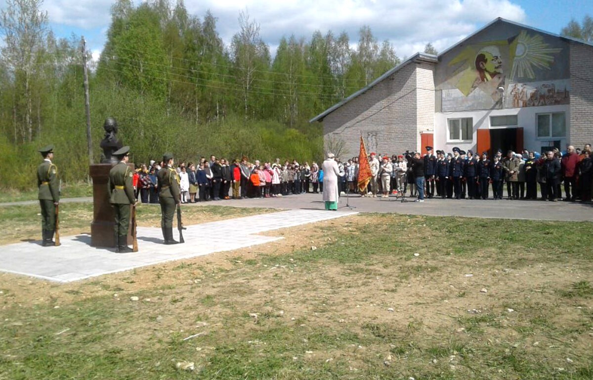 Памятник партизанке-разведчице Лидии Базановой открыли в Тверской области |  ТОП Тверь новости