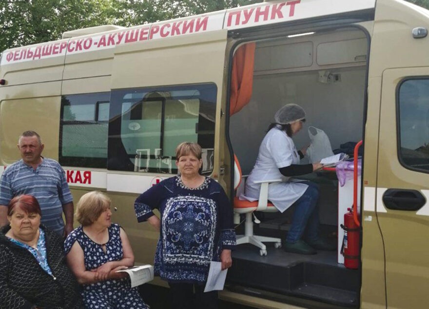 Новые мобильные фельдшерско-акушерские пункты начали работать в деревнях и сёлах Тверской области