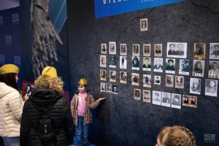 В парке «Россия – Моя история» в Твери продолжается акция «Стена памяти»