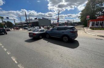 Mitsubishi и Chery столкнулись рядом с автовокзалом в Твери Mitsubishi и Chery столкнулись рядом с автовокзалом в Твери