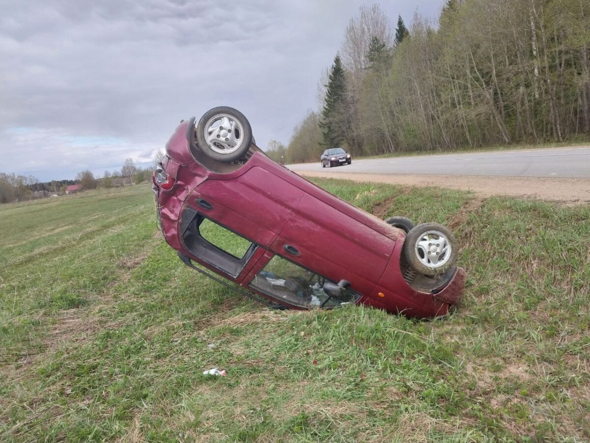 В Тверской области перевернулся "Матиз", есть пострадавший