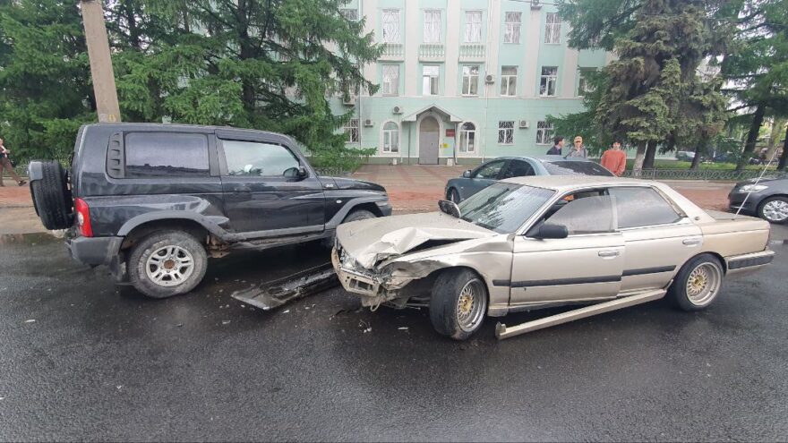 Женщина пострадала в тройном ДТП в Твери