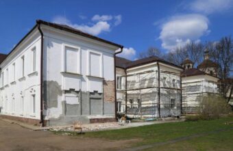 Торопец ремонтирует школы и детские сады к юбилею