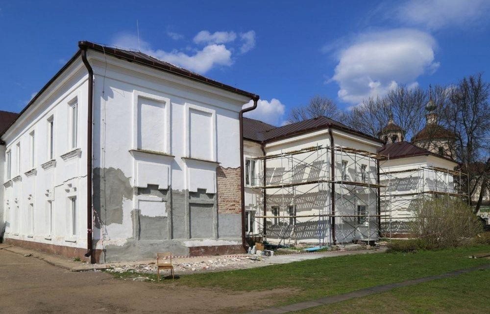 Торопец ремонтирует школы и детские сады к юбилею