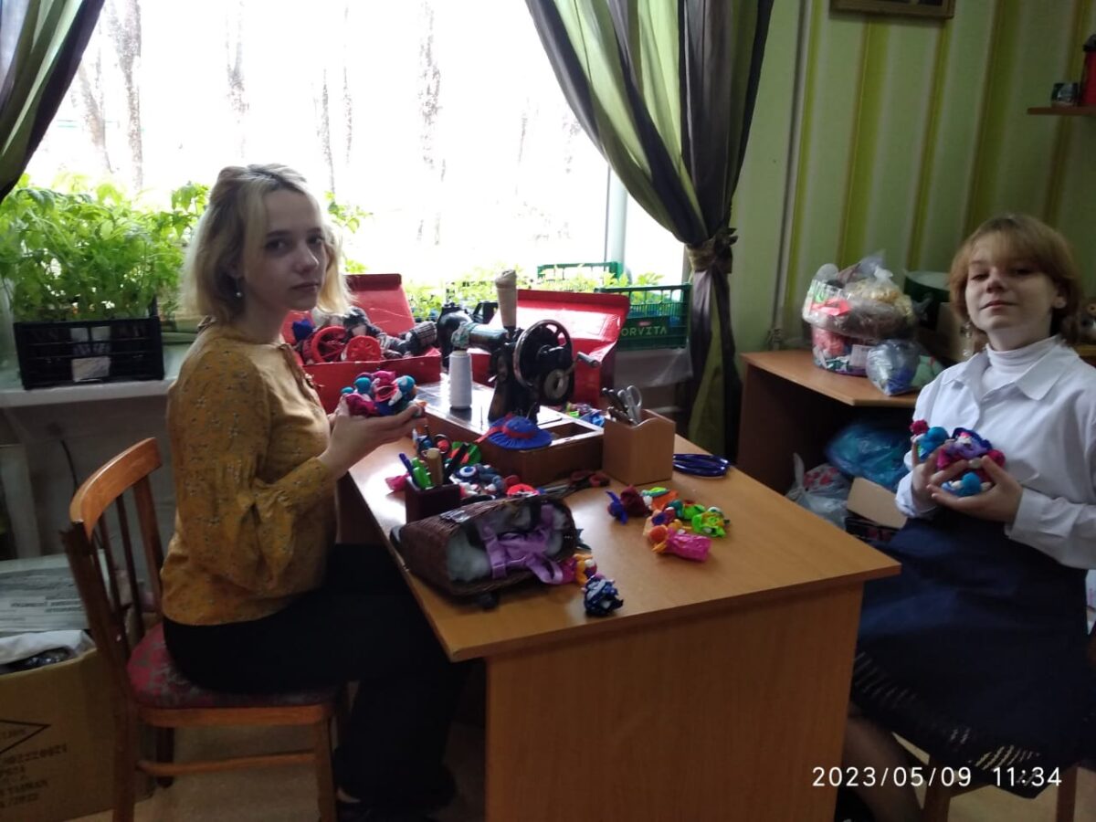 Пусть берегут они солдатиков наших