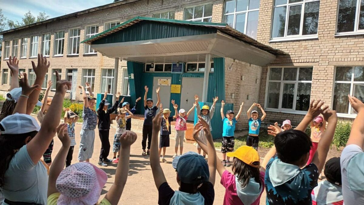 Больше 750 детей провели первую смену в лагерях Лихославльского округа Больше 750 детей провели первую смену в лагерях Лихославльского округа