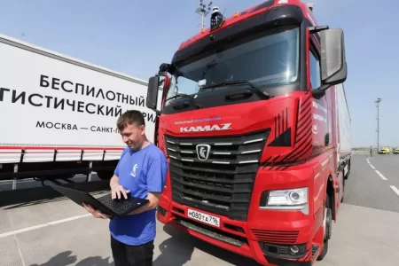 Три первых беспилотных «КамАЗа» проехали через Тверскую область