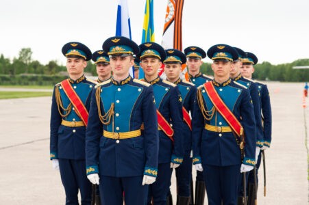 На аэродроме Мигалово в Твери прошли торжественные мероприятия, посвященные 80-летию 12 гвардейской военно-транспортной авиационной Минской дивизии На аэродроме Мигалово в Твери прошли торжественные мероприятия, посвященные 80-летию 12 гвардейской военно-транспортной авиационной Минской дивизии