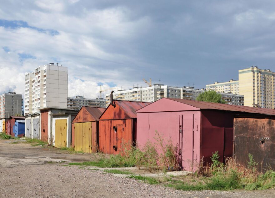 Жительница Тверской области лишилась денег, продавая гараж