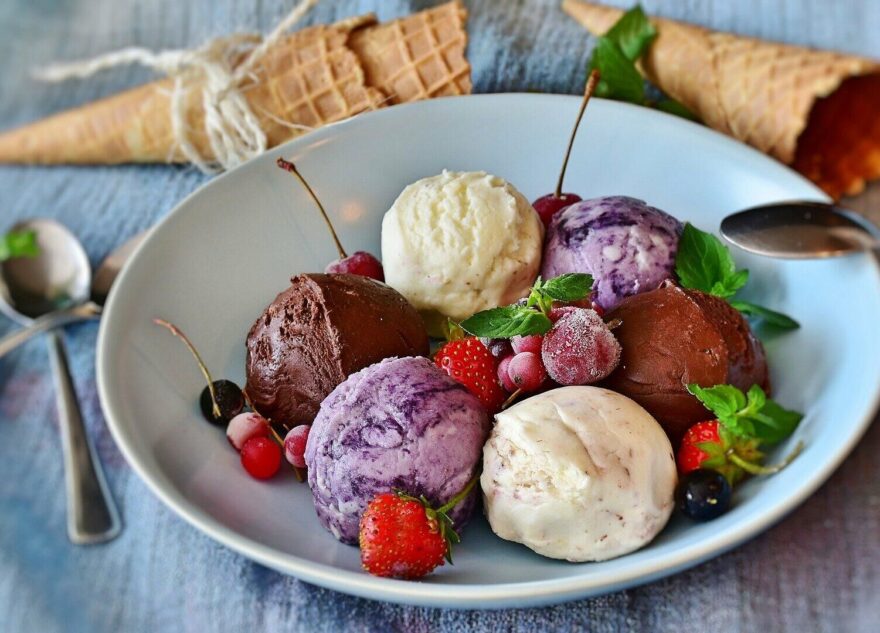 Врач: мороженое в жару опасно