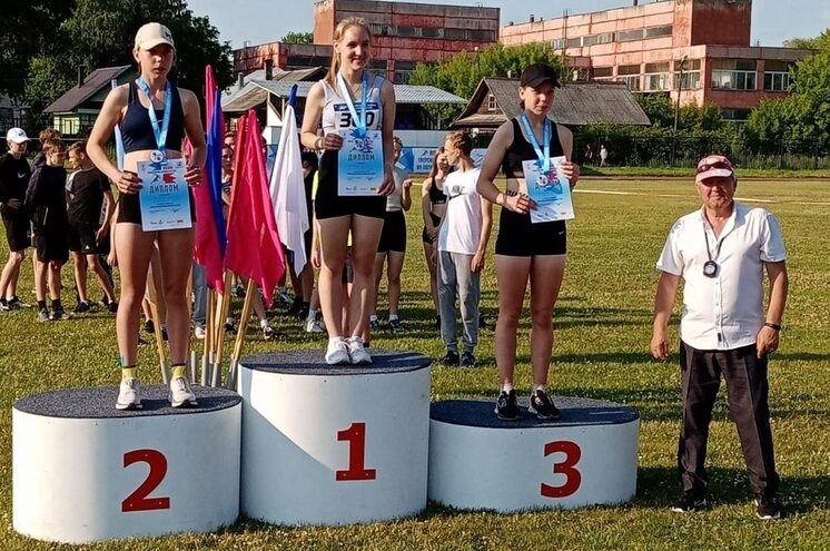 Пожилой марафонец из Тверской области пробежал кросс в Петербурге