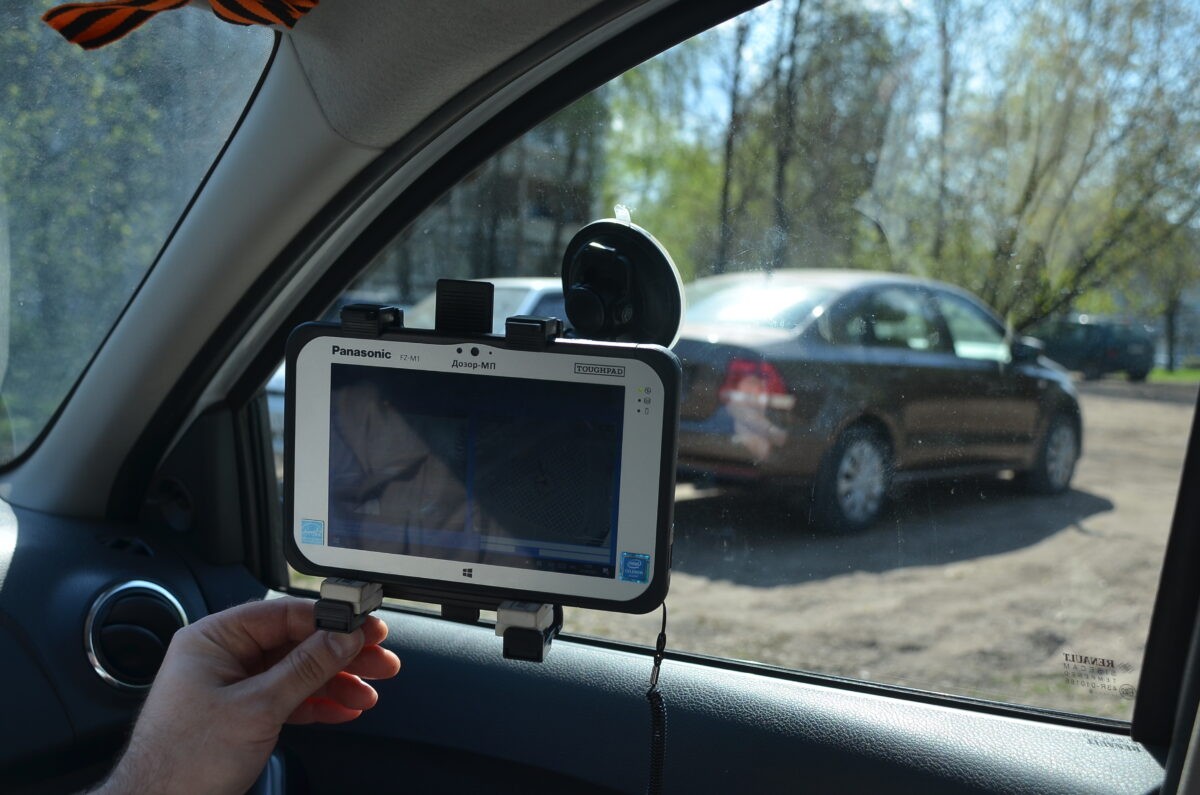 В Твери ищут любителей парковаться на газоне