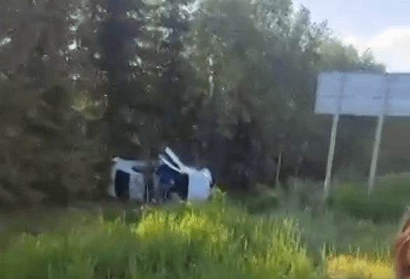 В Тверской области легковушка "улетела" в кювет