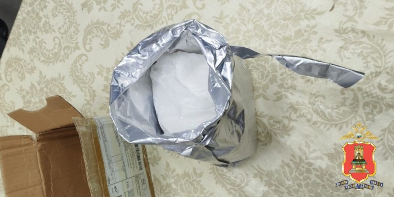 Жителя Твери поймали на почте с подозрительной посылкой