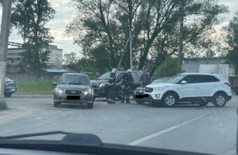 В Затверечье из-за ДТП собирается пробка