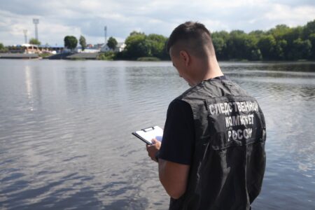 Следователи выясняют, почему в Тверской области женщина утонула в Волге