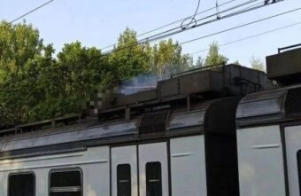 На крыше электрички, следующей в Тверскую область, сгорел ребенок На крыше электрички, следующей в Тверскую область, сгорел ребенок