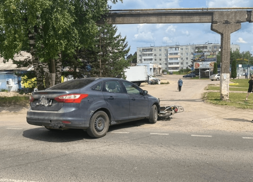 Несовершеннолетний водитель пострадал в ДТП в Тверской области Несовершеннолетний водитель пострадал в ДТП в Тверской области