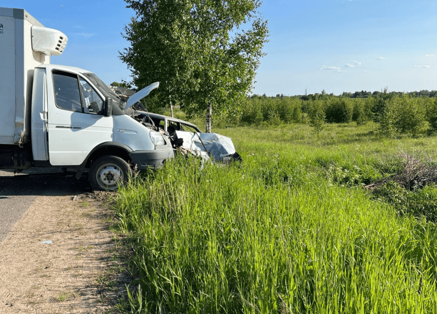 В Тверской области «ГАЗель» протаранила легковушку
