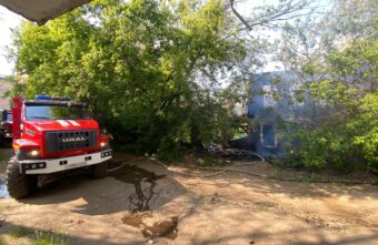 В Твери повторно горит дореволюционный заброшенный дом В Твери повторно горит дореволюционный заброшенный дом