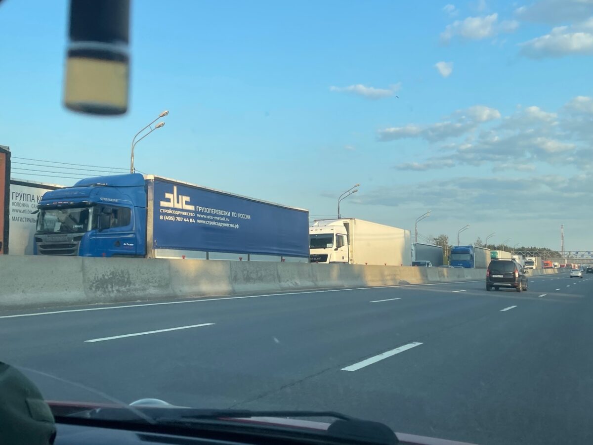 Вдоль Твери образовалась большая пробка