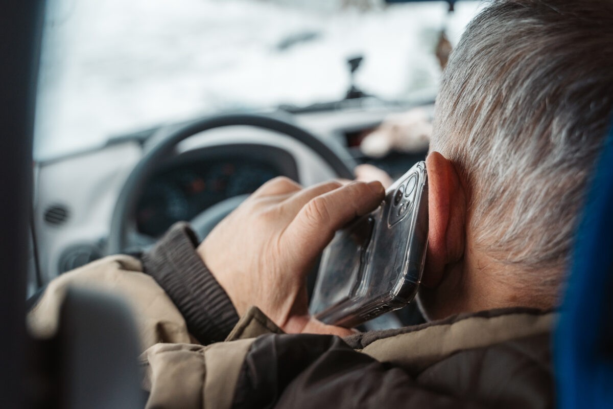 Жителя Тверской области «избили и ограбили» неприятели